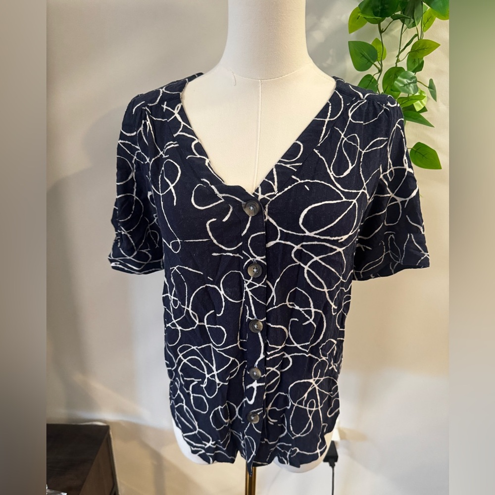 NWOT Anthropologie navy and White Women's Button-Up Top